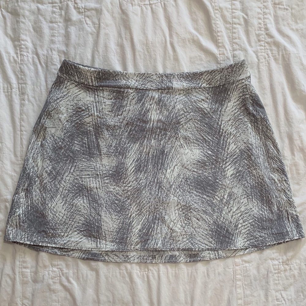 Outdoor Voices Patterned Gray Tennis Skirt- size M